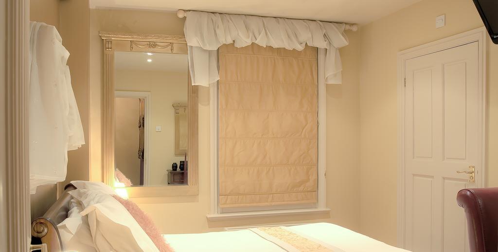 Hotel De Vie Farnham  Extérieur photo