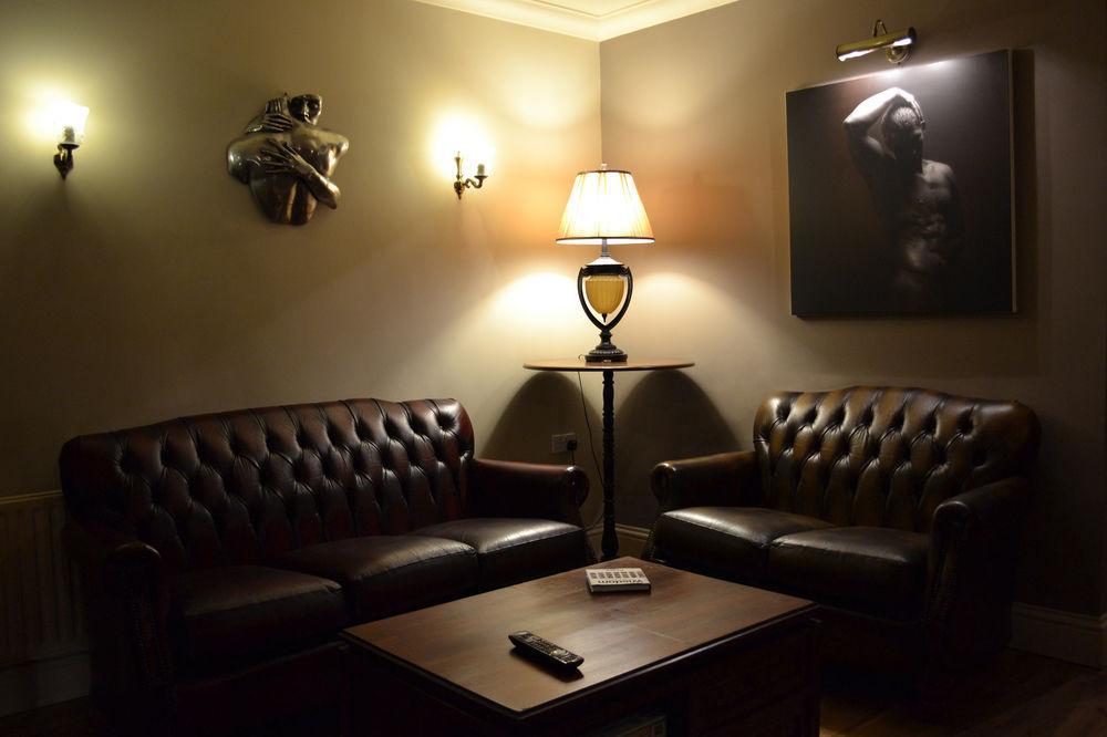 Hotel De Vie Farnham  Extérieur photo