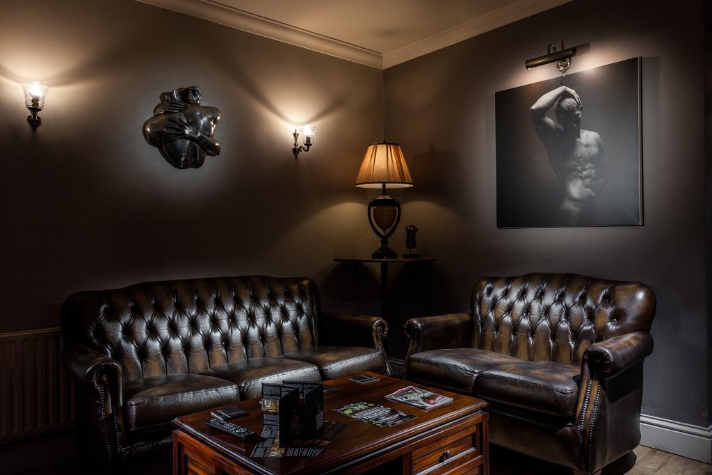 Hotel De Vie Farnham  Extérieur photo