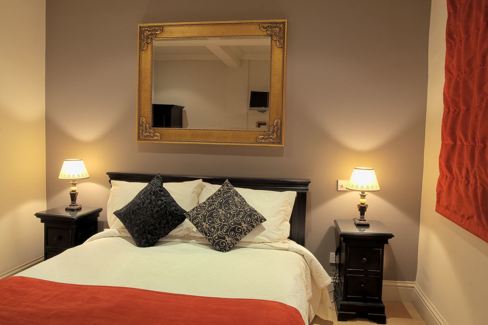Hotel De Vie Farnham  Extérieur photo