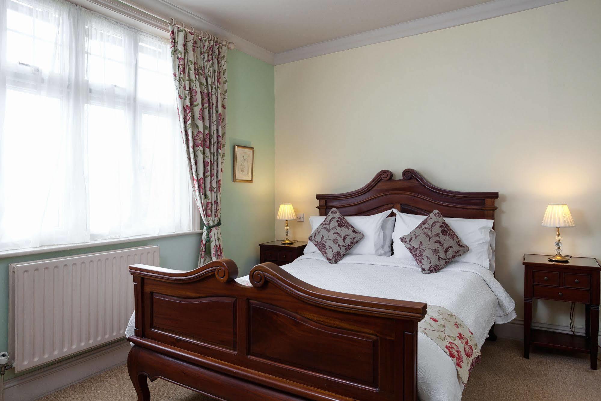 Hotel De Vie Farnham  Extérieur photo