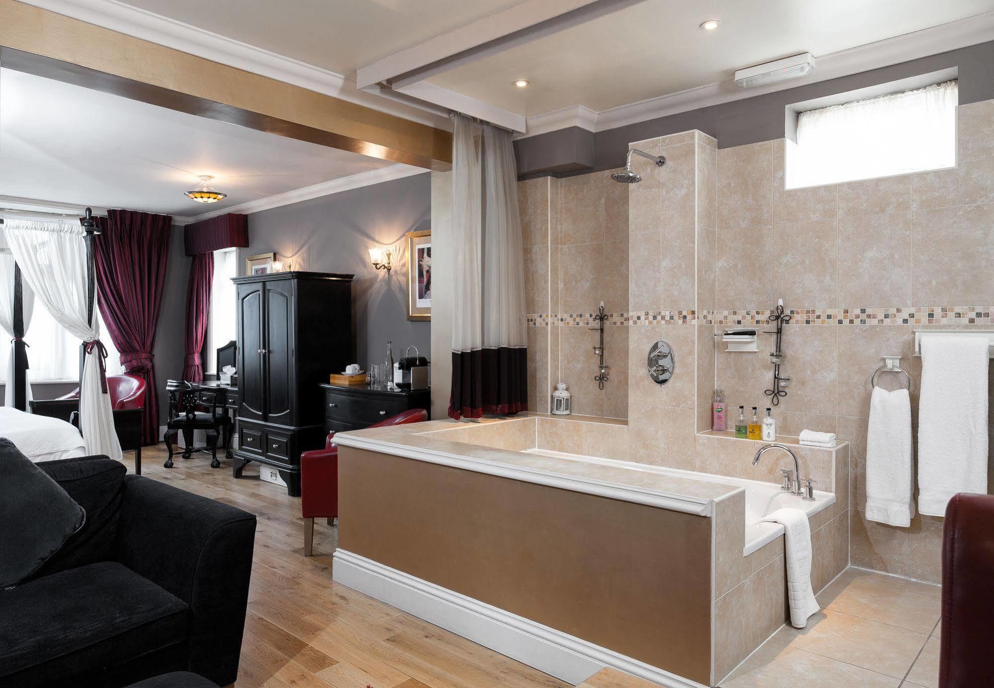 Hotel De Vie Farnham  Extérieur photo