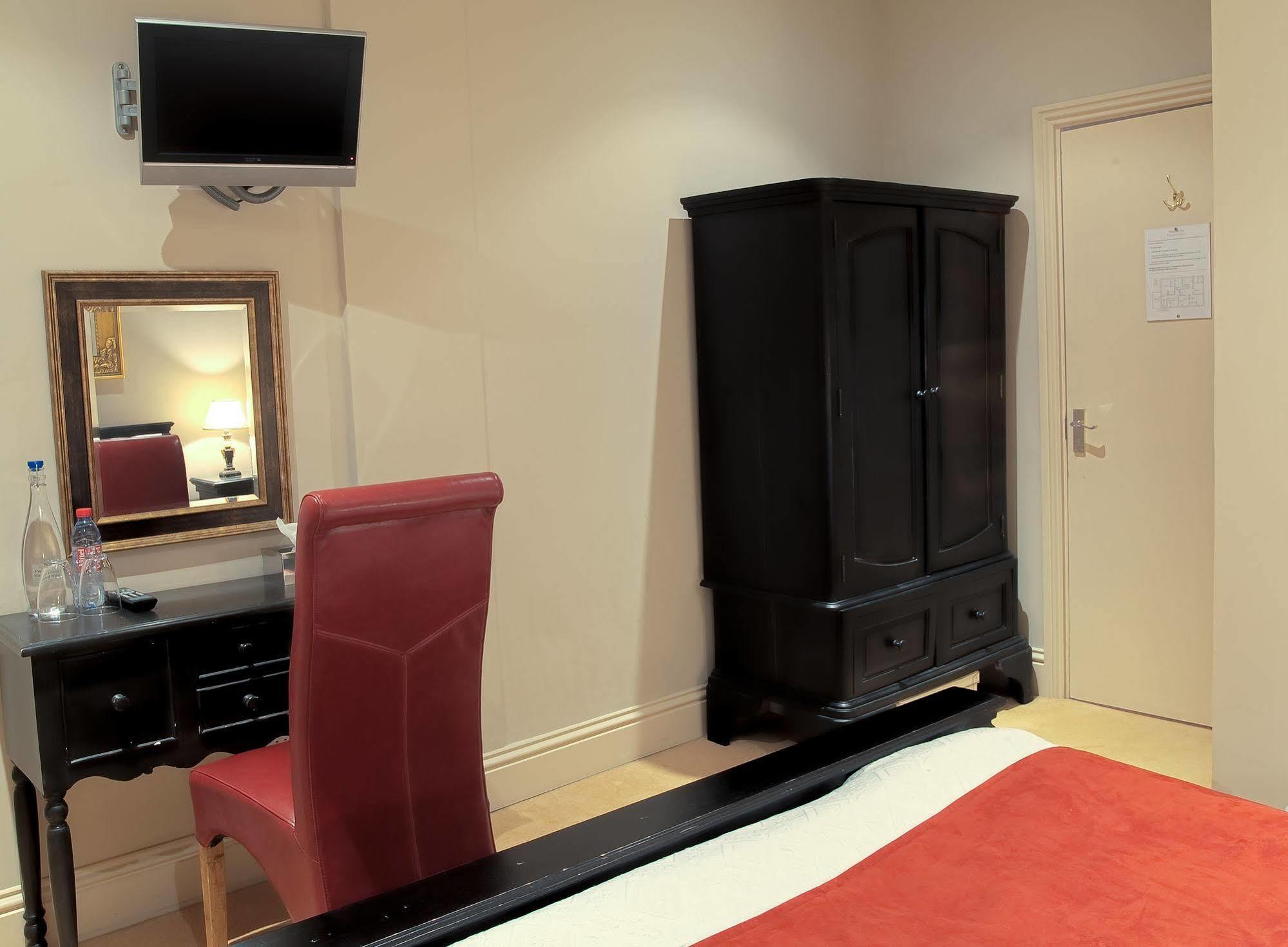 Hotel De Vie Farnham  Extérieur photo