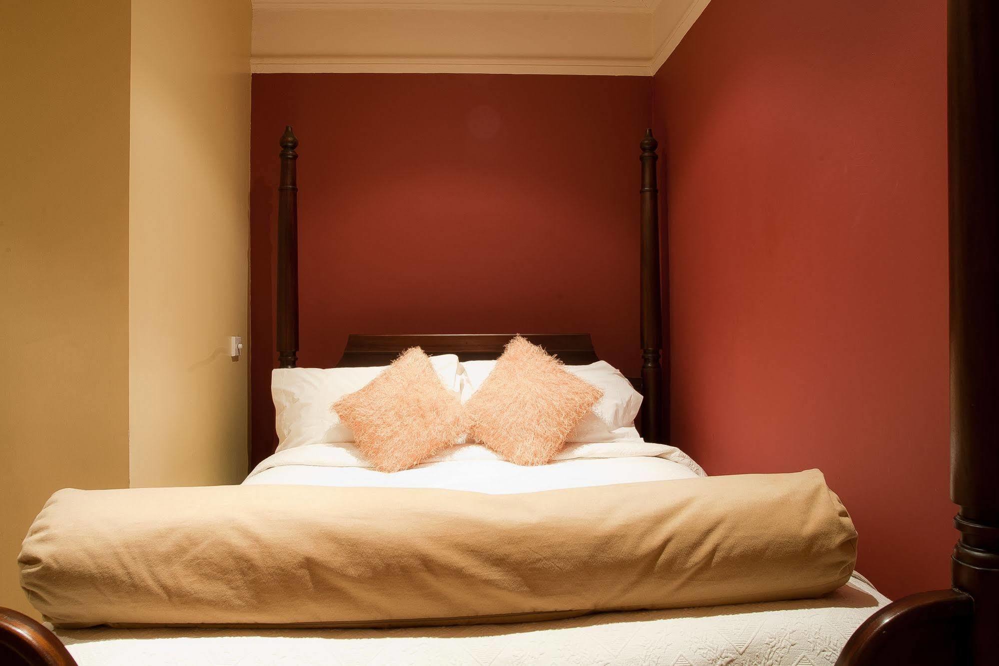 Hotel De Vie Farnham  Extérieur photo