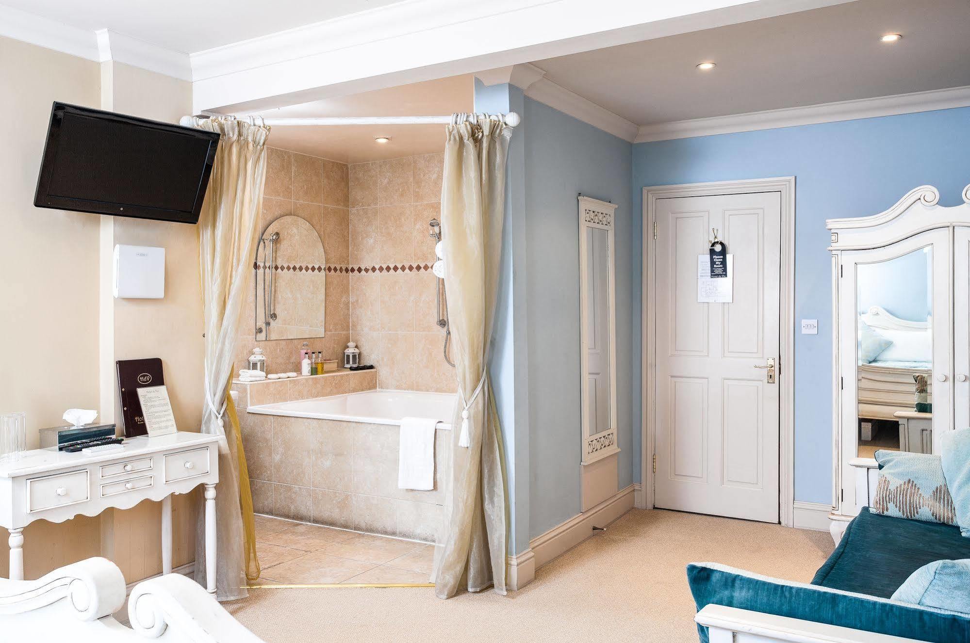 Hotel De Vie Farnham  Extérieur photo