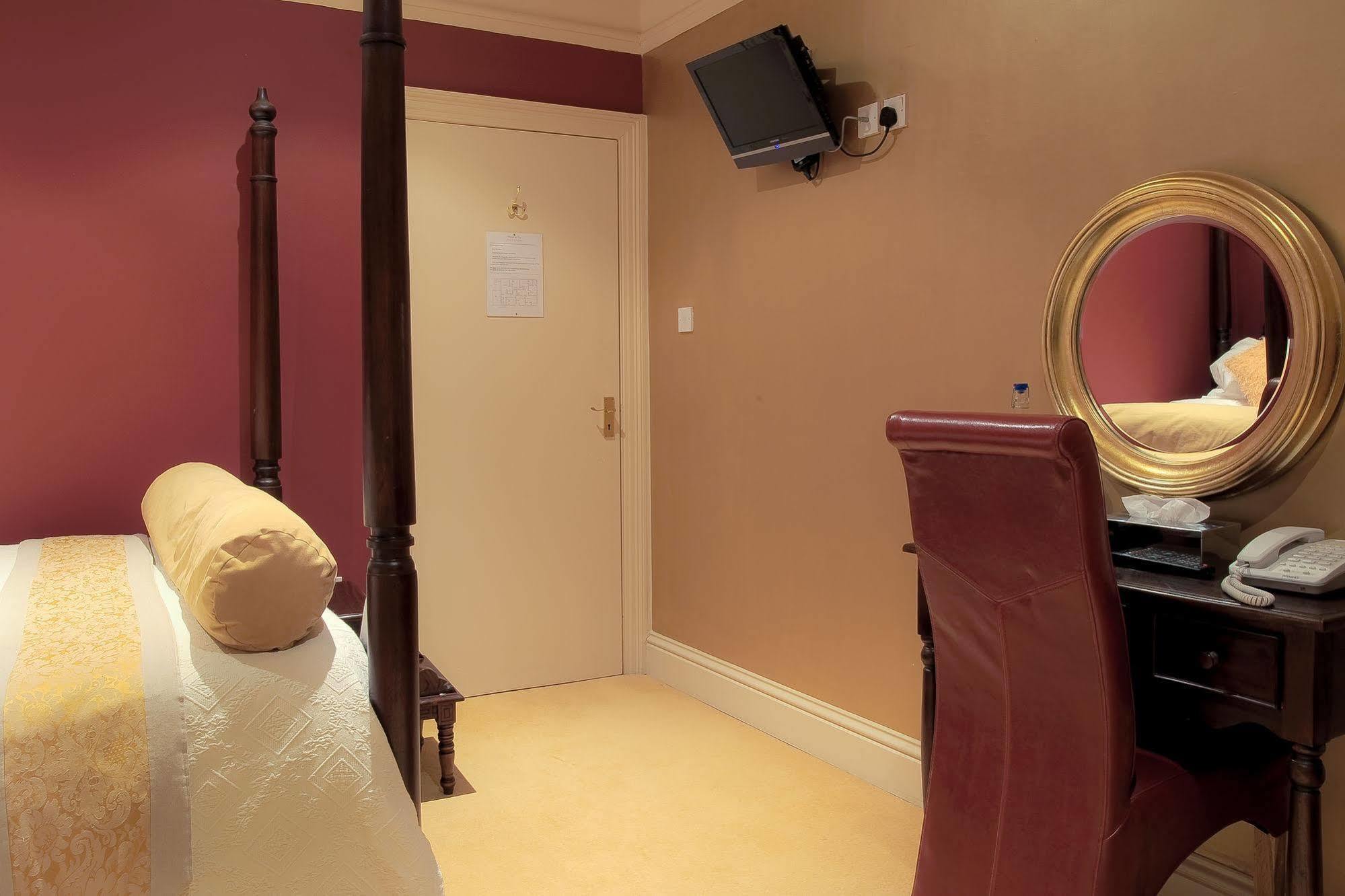 Hotel De Vie Farnham  Extérieur photo